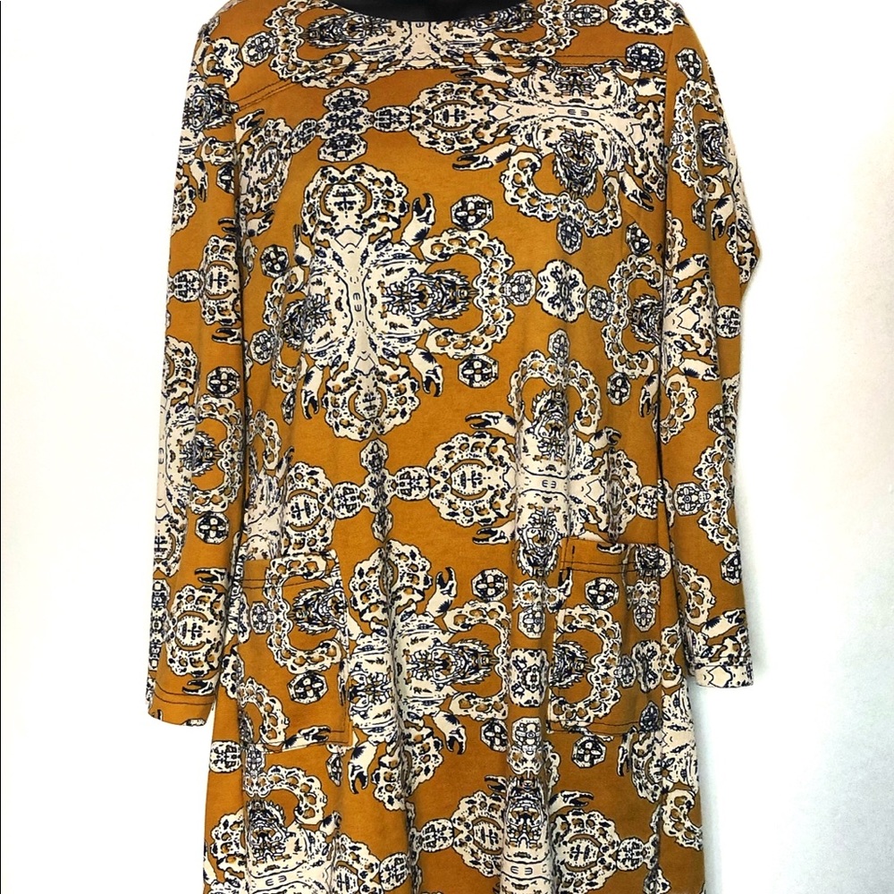 Dress - Picture 2 of 5